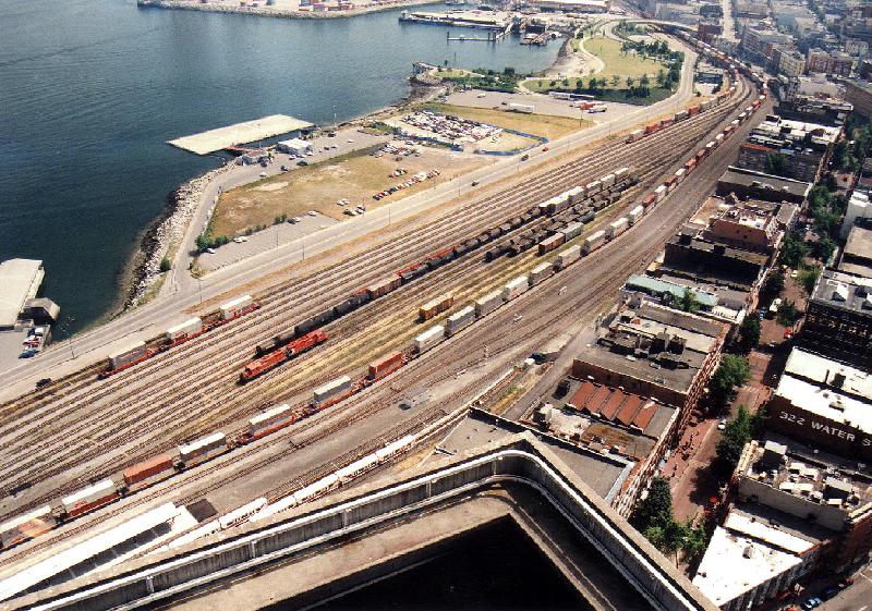 vancity6 Vancouver - see the length of the train!